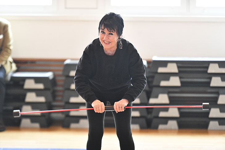 Uschi Ackermann: Einladung von Barbara Klein an den Club der europäischen Unternehmerinnen zur Flexi-Bar Sportstunde im AJ´s Fitness in München am 07.02.2025 ©Foto: BrauerPhotos / Goran Nitschke 